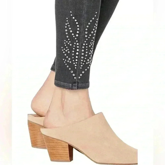 Levi’s 721 High Rise Skinny Jeans Studded Ankle Cropped Washed Black Size 26 - Picture 4 of 16